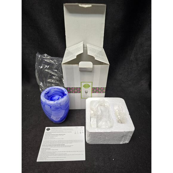 Authentic Scentsy Blue Watercolor Electric Wax Warmer w Berry & Strawberry Melts - Picture 2 of 12